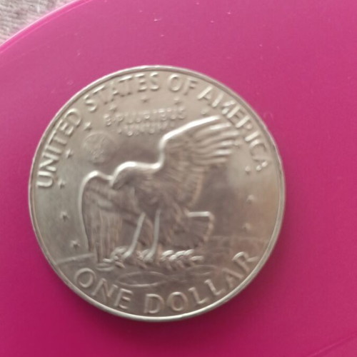 Dollar coin like new in very good condition