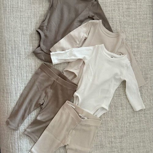 H&M INFANT SET BODYSUITS LEGGINGS 2-4 MONTHS BRAND NAME INFANT CLOTHING