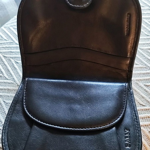 Unisex Bally soft leather wallet like new, black