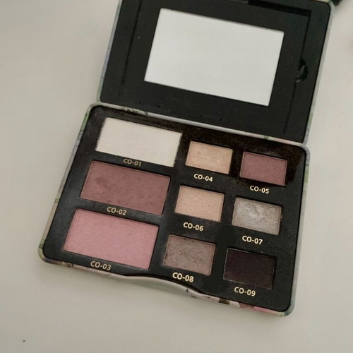Couture Colours IDC Color makeup eyeshadow palette