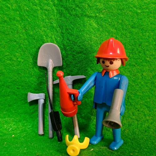 Playmobil Lyra 3366 firefighter figure used, complete set