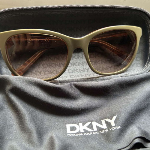 DKNY sunglasses like new with case