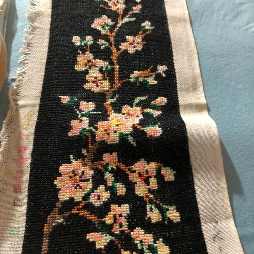 Embroidery kit with hoop and threads, new