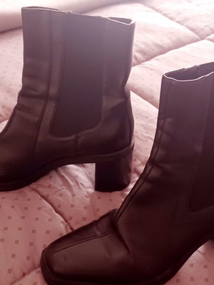 Chelsea Bershka boots used, black, size 38