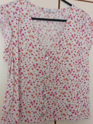 Blouse used with floral pattern, size XXS