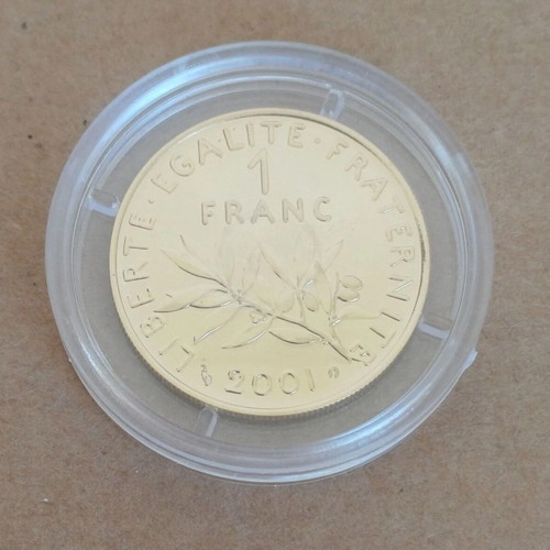 French gold coin 1 franc 2001 in case, new, 8g 75% gold