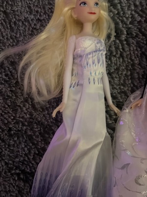 Elsa Anna doll like new