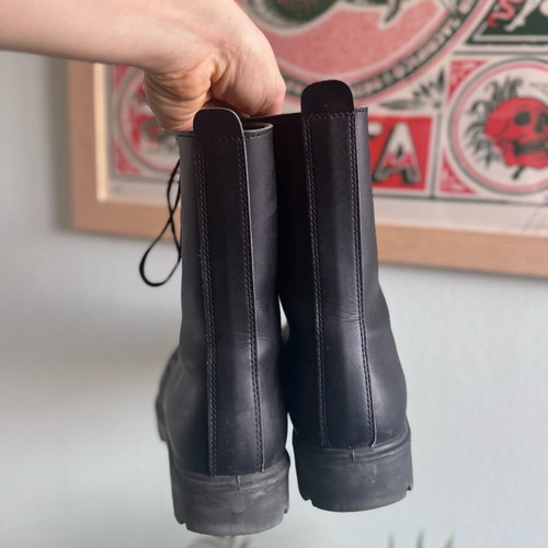 Duetto leather unisex boots size 38 like new, black