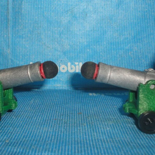 Playmobil set of 2 cannons like new