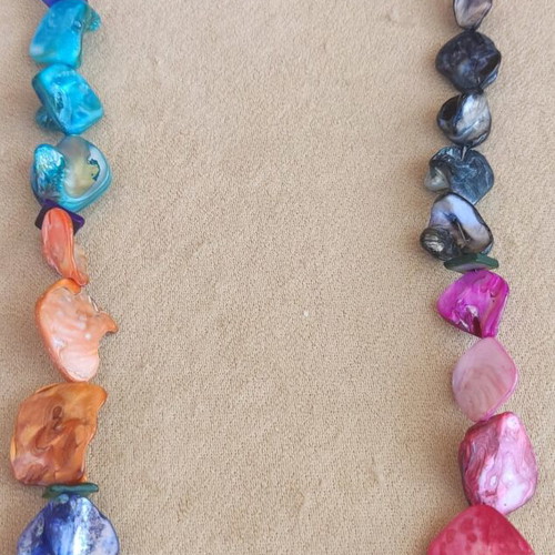 Mother of Pearl Necklace with 925 Silver Clasp like new, multicolor