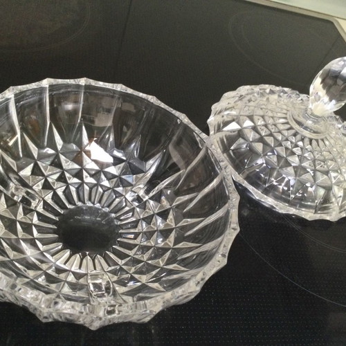 Crystal fondant dish used, diameter 15cm