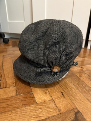 Hat gray size M like new