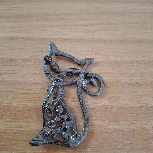 Cat brooch with strass like new decorative pin