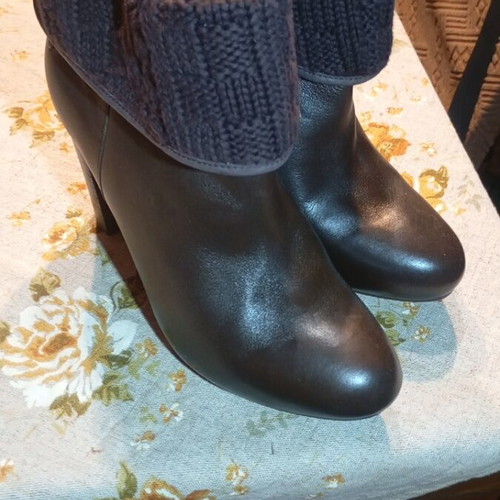 Ugg Australia leather ankle boots, beige and brown, size 40