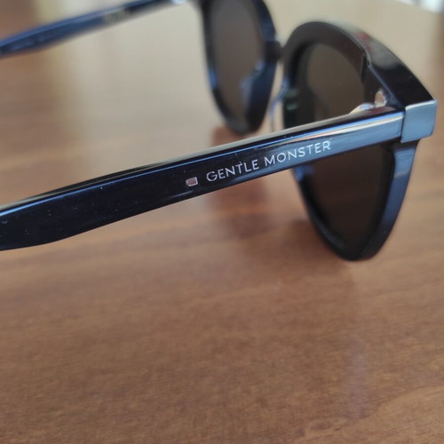 Gentle Monster My Ma 01 Sunglasses like new, black
