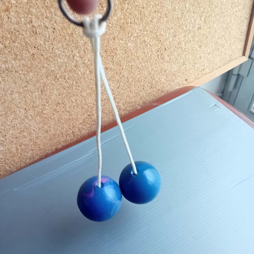 Taka-Taka toy with blue plastic balls like new