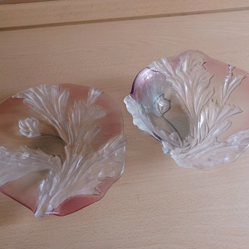 Crystal plate and bowl set used in pink shade