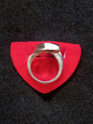 Silver 925 ring size 53 like new