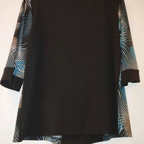 Jenny Fashion women's blouse like new, colorful with trois quard sleeve