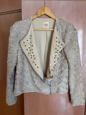 Zara jacket with studs like new, beige, size M