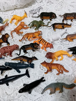 Goody's animal collection in excellent condition