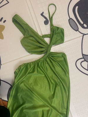 Baobab green dress size XS new with cutouts and slit