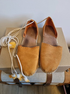 Toms εσπαντρίγιες