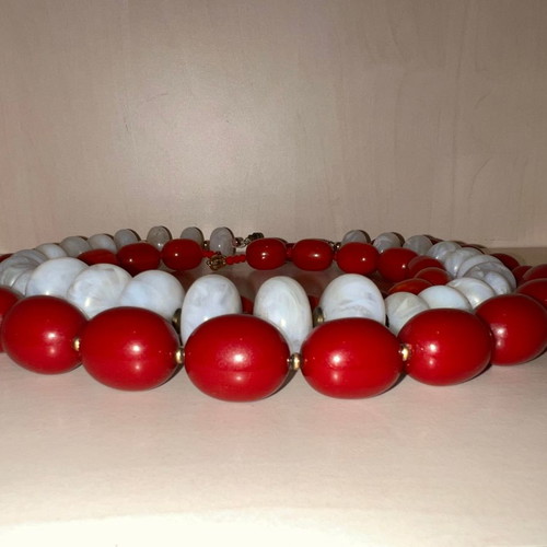 Necklaces used, set of 3 in red, white and burgundy