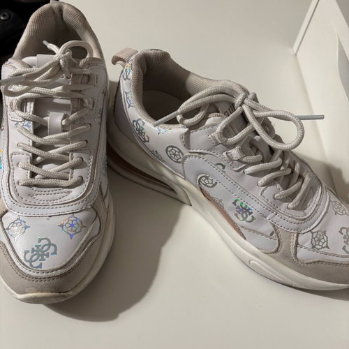 Guess athletic shoes used, size 37, white and beige