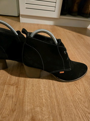 Ragazza ankle boots size 40 like new, black
