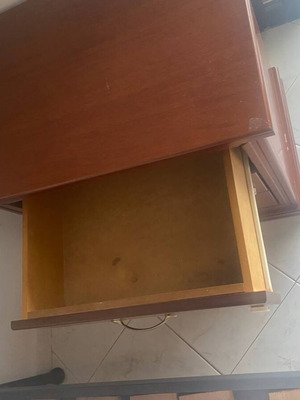 Nightstand like new, excellent quality