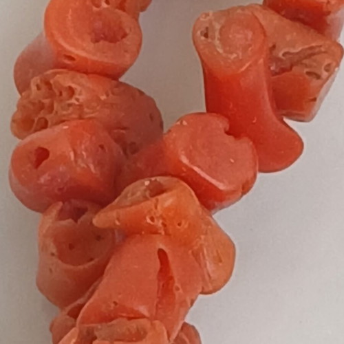 Necklace with large natural coral pieces, 50 cm