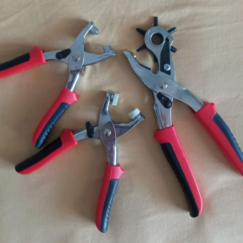 Set of riveters with rings and eyelets like new