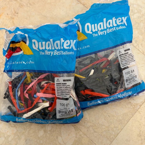 Balloon construction kit with Qualatex balloons, pumps, accessories
