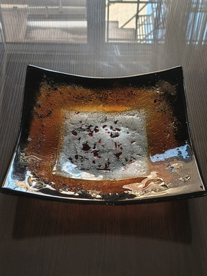 Decorative glass serving platter 27x27 cm, like new