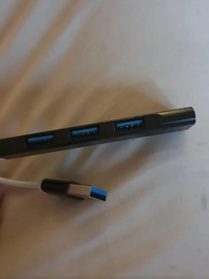 Usb hub πολύμπριζο με 4 θύρες μαύρο σε άριστη κατάσταση