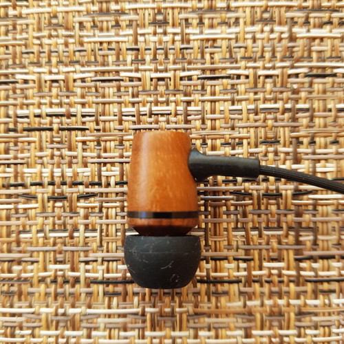Kruger&Matz Bluetooth headphone with wooden body like new