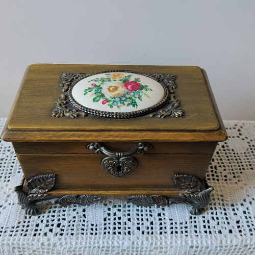 Wooden jewelry box vintage style