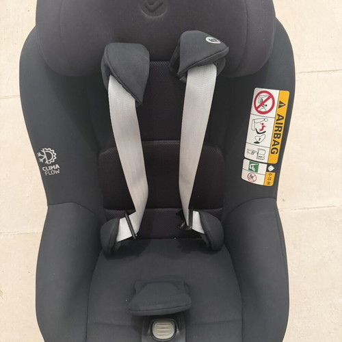 Maxi-Cosi Pearl 360 Car Seat with ISOFIX Base like new