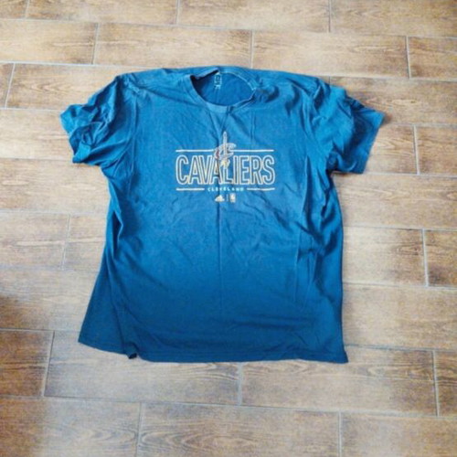 Cleveland Cavaliers T-shirt XL lightly used