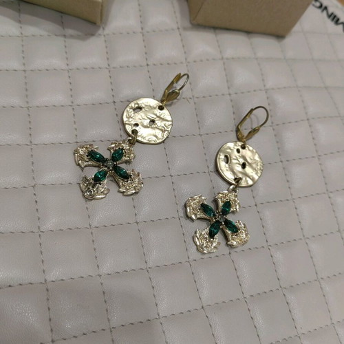 Cross-shaped earrings new