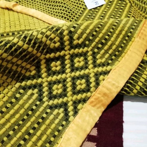 Woven loom cloth used, wool with satin border 1.72×1.70