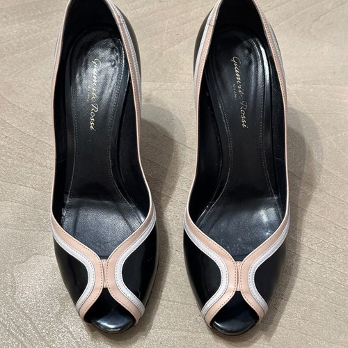Gianvito Rossi pumps used, size 39, black