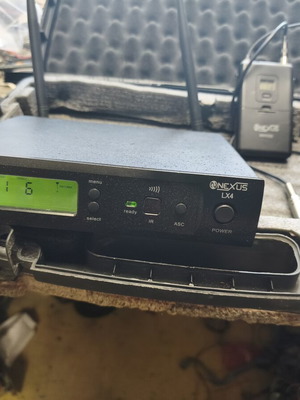 Nexus LX 4 Wireless Guitar System like new