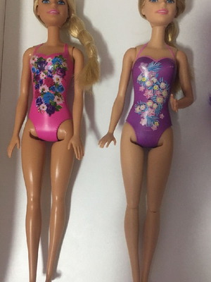 Barbie dolls used with swimsuits, set of 2