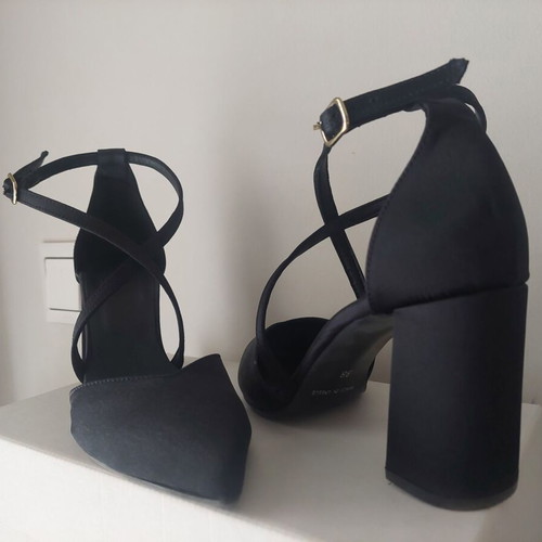 Black satin pumps with thick heel and crisscross strap like new, size 38