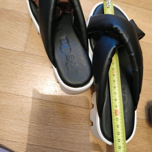 Women’s puffer platform sandals like new, size 38