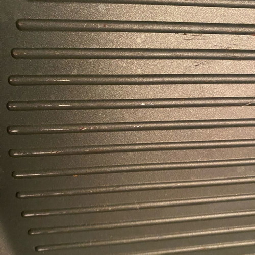 Grill frying pan ridges with adjustable handle used