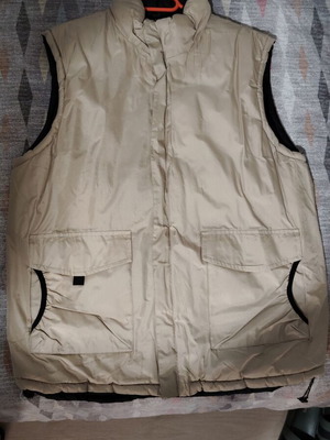 Reversible sleeveless jacket like new, beige and black, XXL