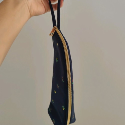 Insulated bag like new for water bottle or baby bottle
